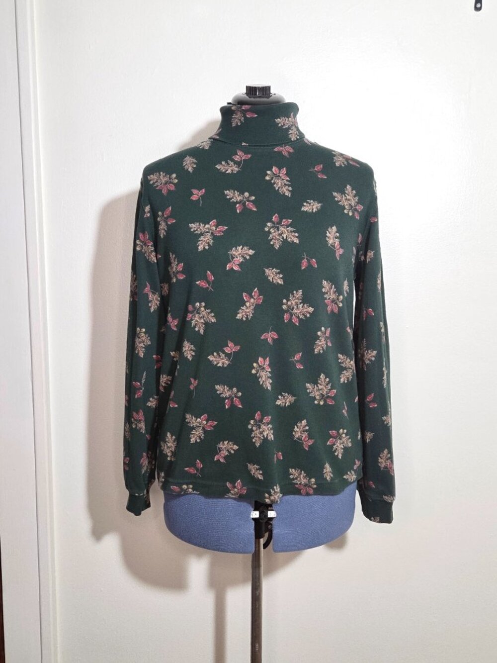 Vintage 90’s Classic Elements Green and Brown Fall Leaf Long Sleeve Turtle Neck